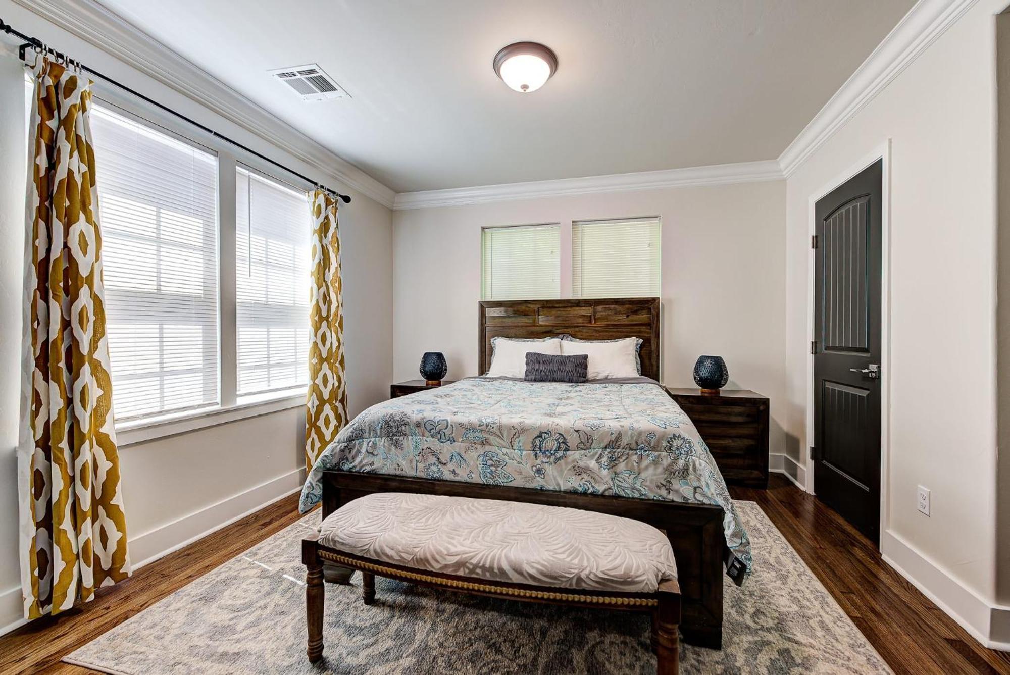 Gatewood Getaway-city Card 4 Local Biz Discounts * Oklahoma City