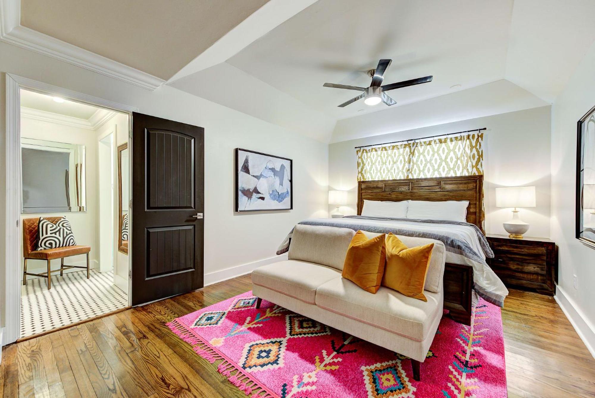 Gatewood Getaway-city Card 4 Local Biz Discounts